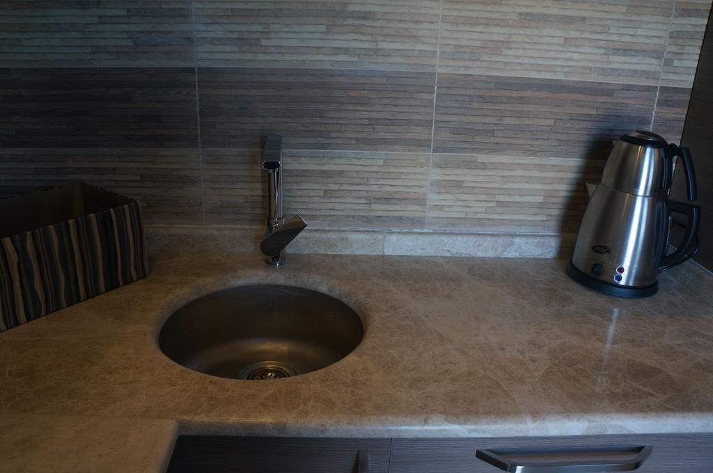 Apartment With Summer Terrace Batumi Pokój zdjęcie